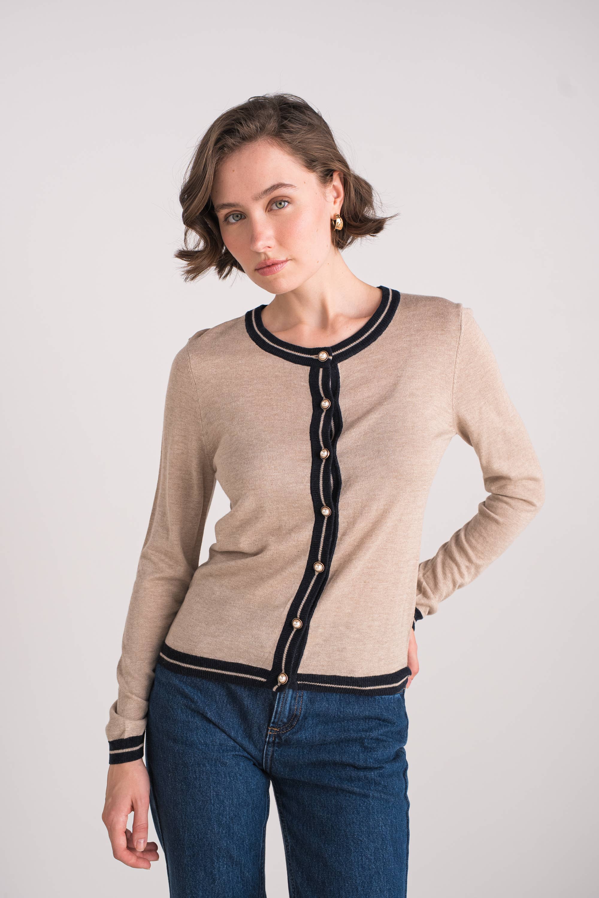 jw.atelier – wholesale Kofta - Dam – Tvåfärgad cardigan i siden och kashmir med pärlknappar11