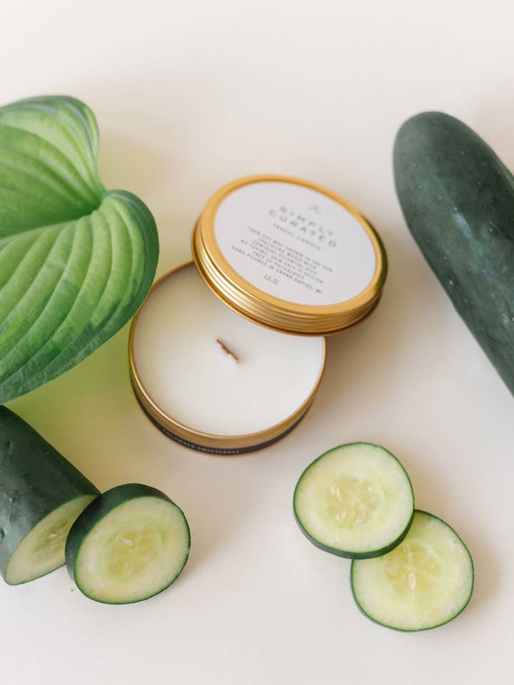 Cucumber Sweetgrass - Bougies de voyage au soja pour la vente par Simply Curated
