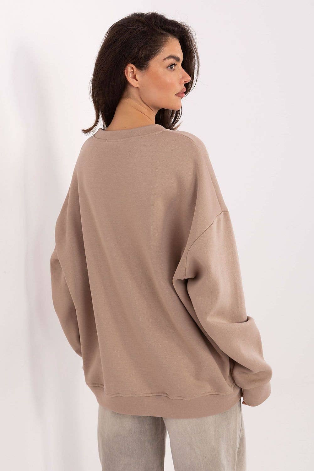 beige Pullover Modell 218341 Fabrikpreis for wholesale on Faire2