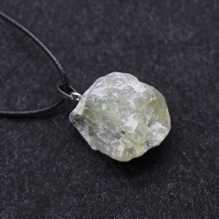 WHOLIFECO - Wholesale Pendant/charm necklace - Raw chunky crystal necklace | Natural healing stone pendant