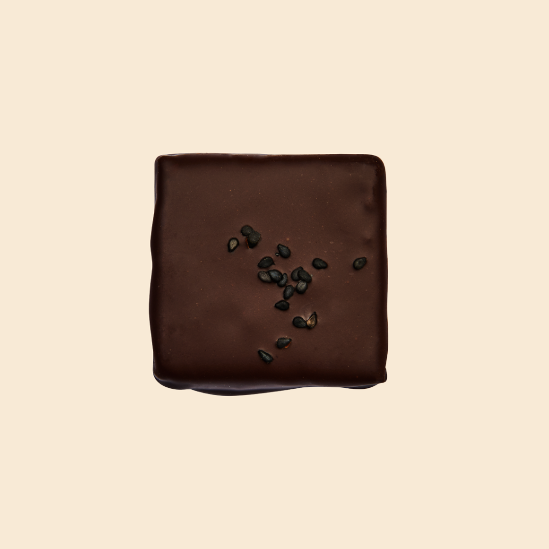 Cosmic Dealer - Wholesale Chocolate Box - Gift Box of 4 nut butter chocolates - Black Sesame & Chaï2