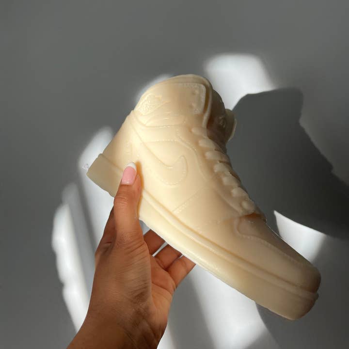 AARAM LUX - Wholesale Novelty Candle - Jordan Sneaker Candle | Shoe Shaped Candle | Sneakerhead Candle1