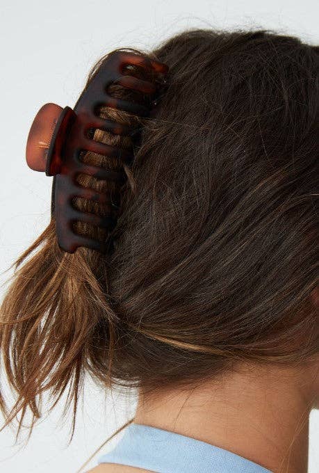 JOSSLYN by wall to wall – Großhandel Haarclip – Damen – HAARKLAMMERN IN MATTEM SCHILDKRÖTENDESIGN | 40H5005