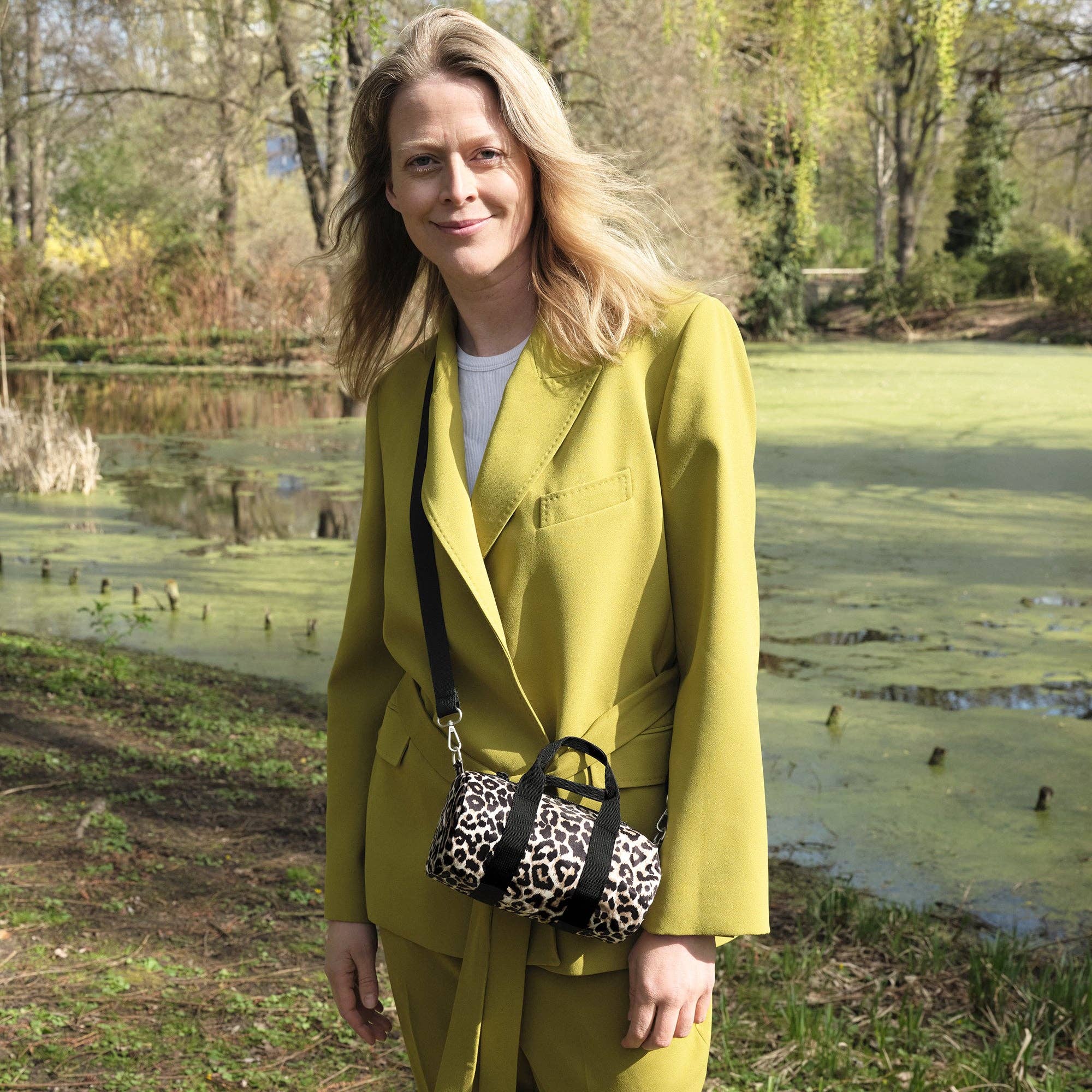 LOQI - Vendita all'ingrosso Sacca da viaggio - Donna - LEOPARD Dusk Piccolo Borsone da Weekend Riciclato1