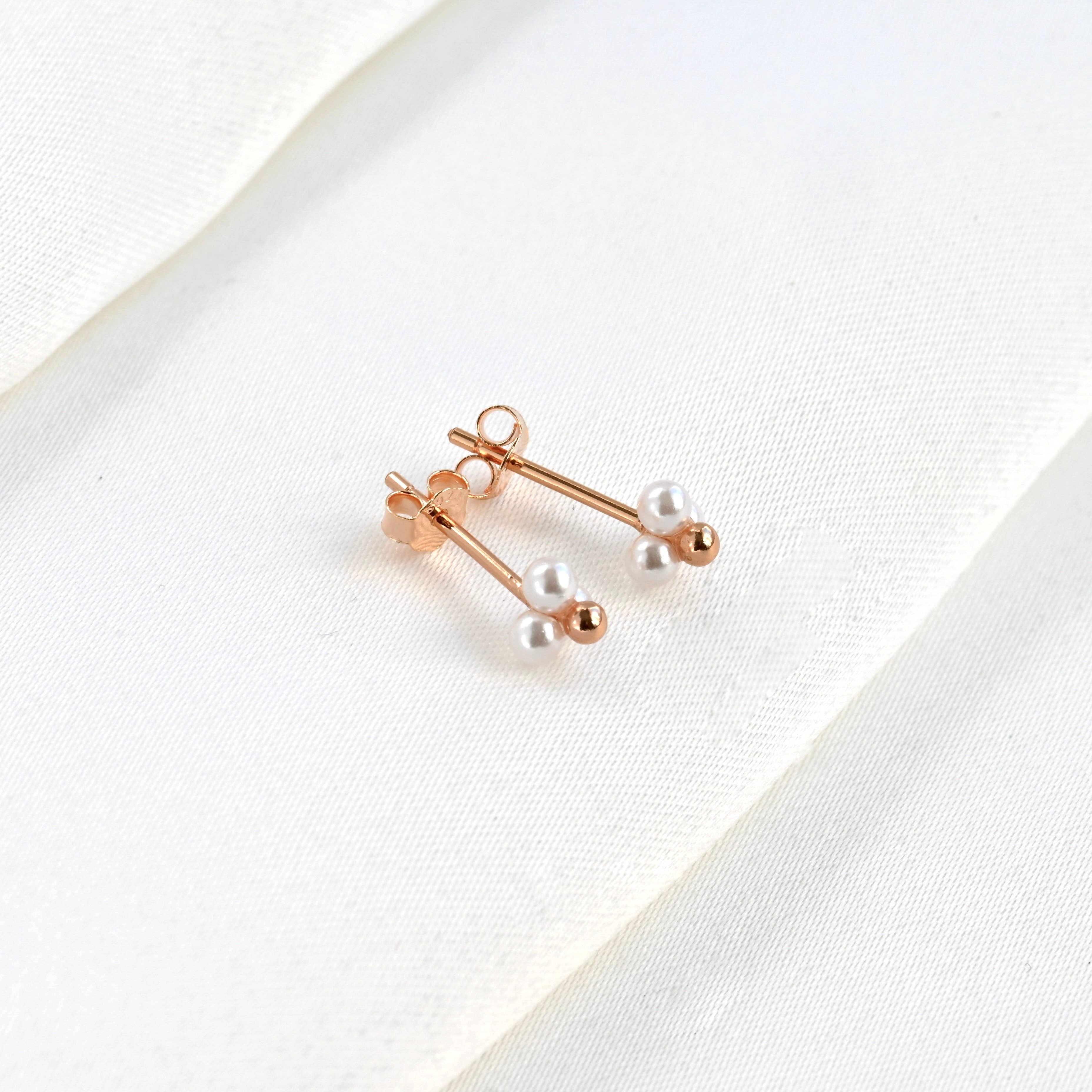 Blueyejewelry – wholesale Stud/post earrings – Pearl Cluster Studs - Sterling Silver Pearl Clover Earrings8