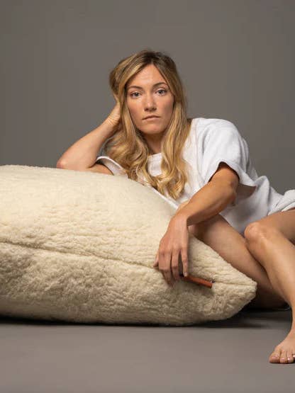 Pouf carré / coussin de sol pour la vente par BOIS BLANC HOME LTD