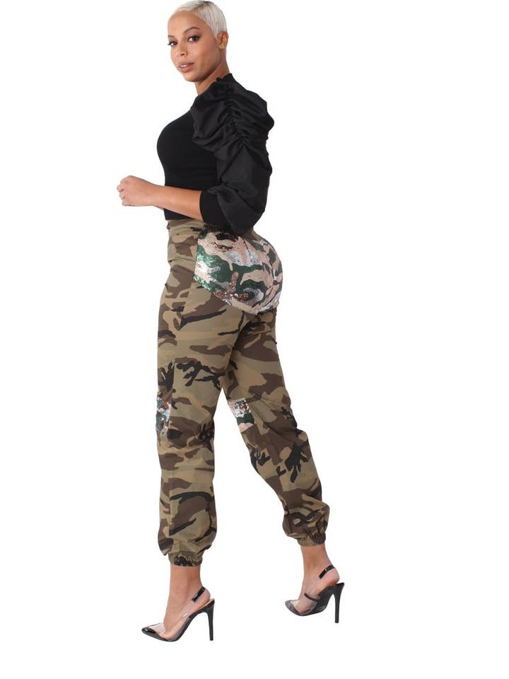 Kamouflage Camo paljettjoggers med paljettaccenter - 81991 för wholesale på Faire