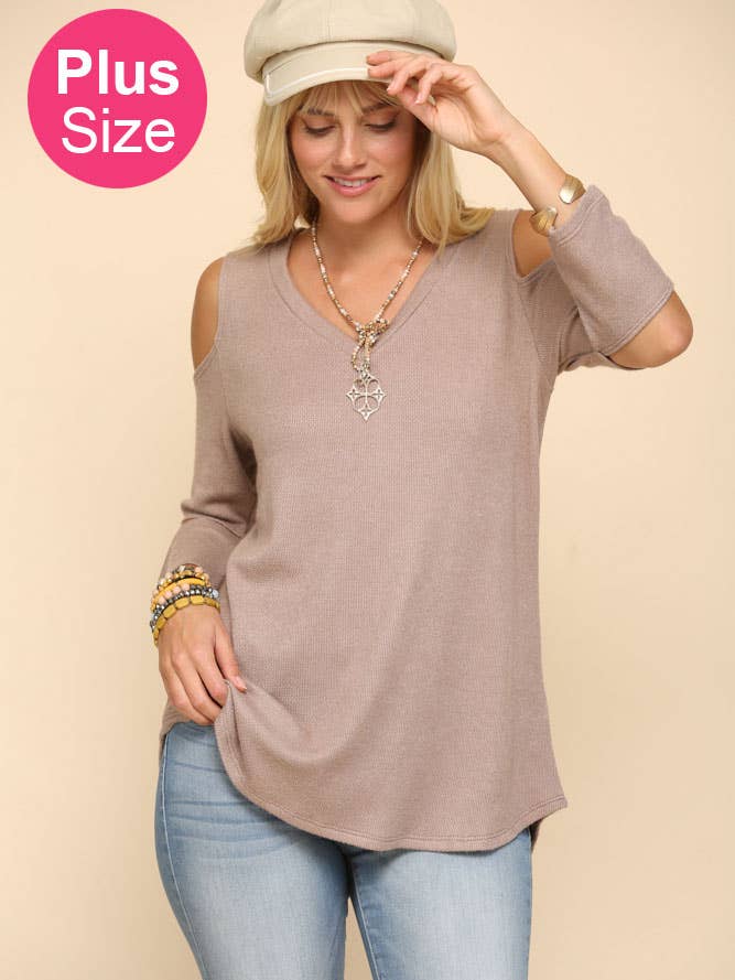 CT43742-PL -V-RINGAD UTSKUREN TOPP -PLUS STORLEK för wholesale av Celeste Clothing