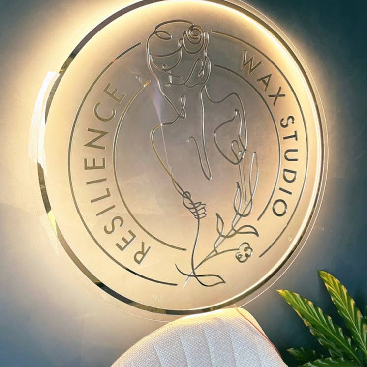 Glow Neon - Vente Enseignes néon - Panneau de qualité personnalisé avec néons, store business deco5