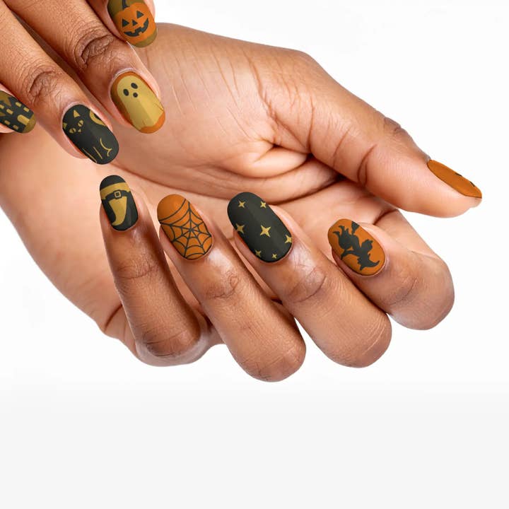 FYNE BODY - Wholesale Press-on/fake nails - Ghoul's Gold Glamour Halloween Press-On Nails48