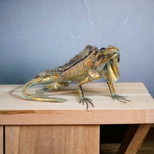 Febland - Wholesale Sculpture - Gold Iron Iguana Sculpture Lifelike Home Decor Ornament