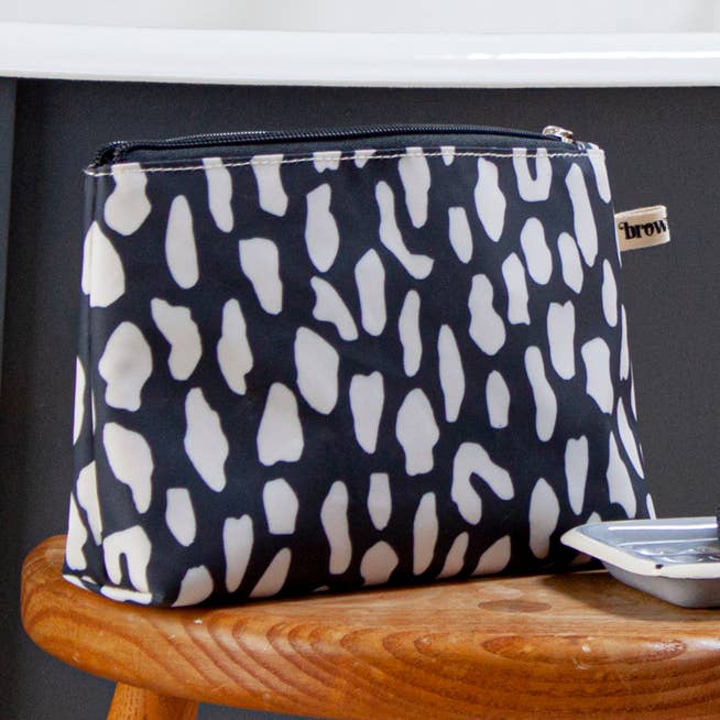 Borsa porta trucchi Rock Pool Wide per la vendita all'ingrosso da parte di Brownstone London