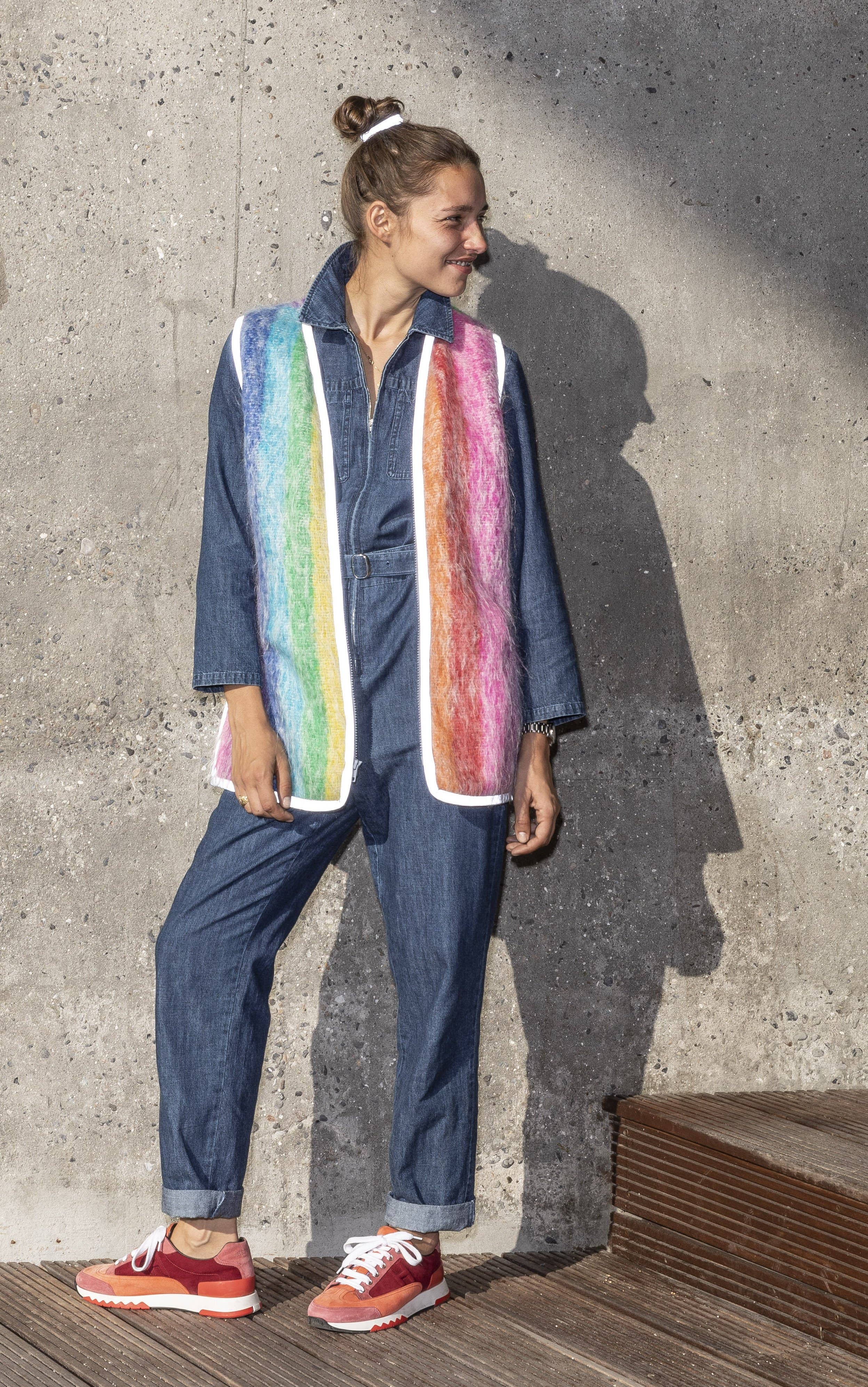 Vespertine NYC – Großhandel Pullunder – Damen – Reflektierende Mohair Cardigan Sweater Weste, Regenbogen gestreift3