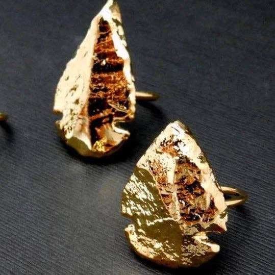 Rock Paradise – Anel de cocktail/declaração por atacado – Anel em Flecha de Cristal com Bordas Galvaneadas em Ouro 24k2