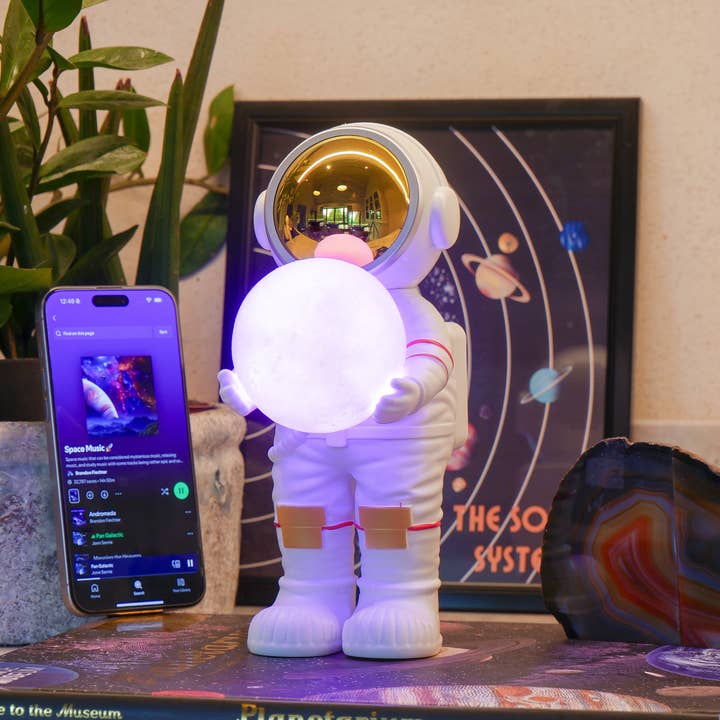 Steepletone UK Ltd – wholesale Speakers – Space Sound - Astronauate Bluetooth Speaker and Mood Light10