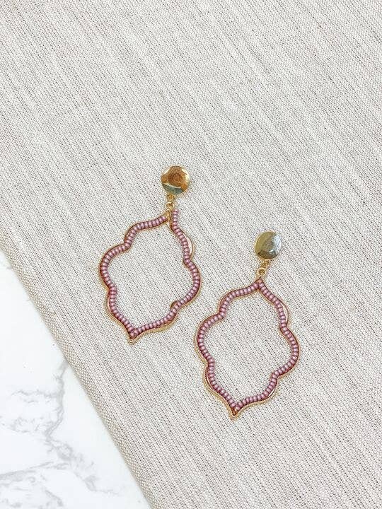 Marokkanske Quatrefoil Beaded Dingle Øreringe for engroshandel hos Prep Obsessed Wholesale