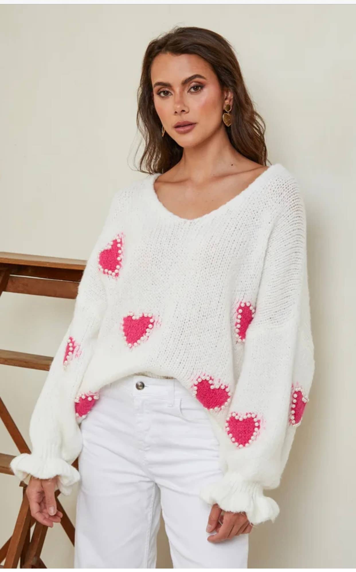 LÉA & LUC – wholesale Pullovertröja - Dam – Tröja med hjärtmönster och pärlor, V-ringad, dam3