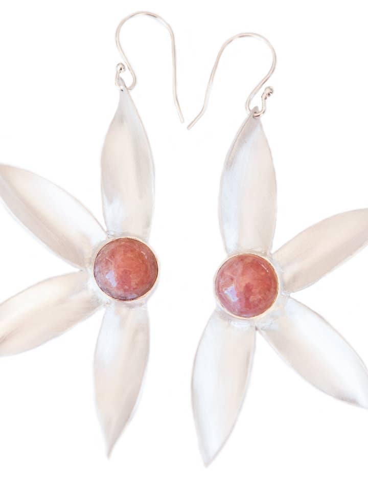 Blossom twist örhängen för wholesale av Negar Shams