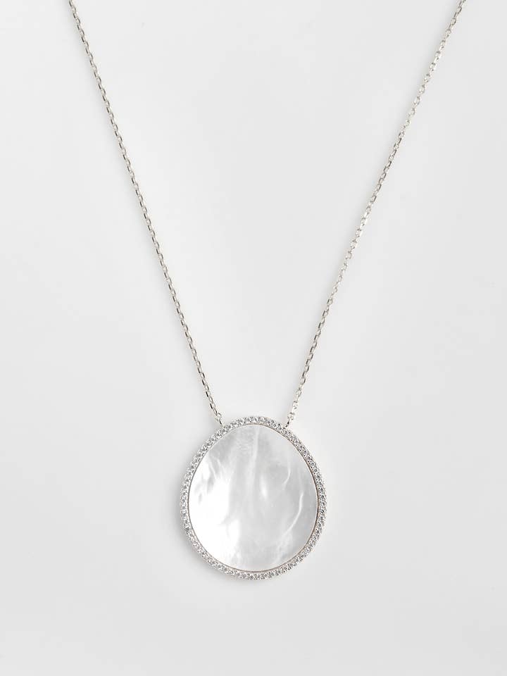 Collana in madreperla con zirconia cubica a forma di pera. per la vendita all'ingrosso da parte di FELIX Z DESIGNS