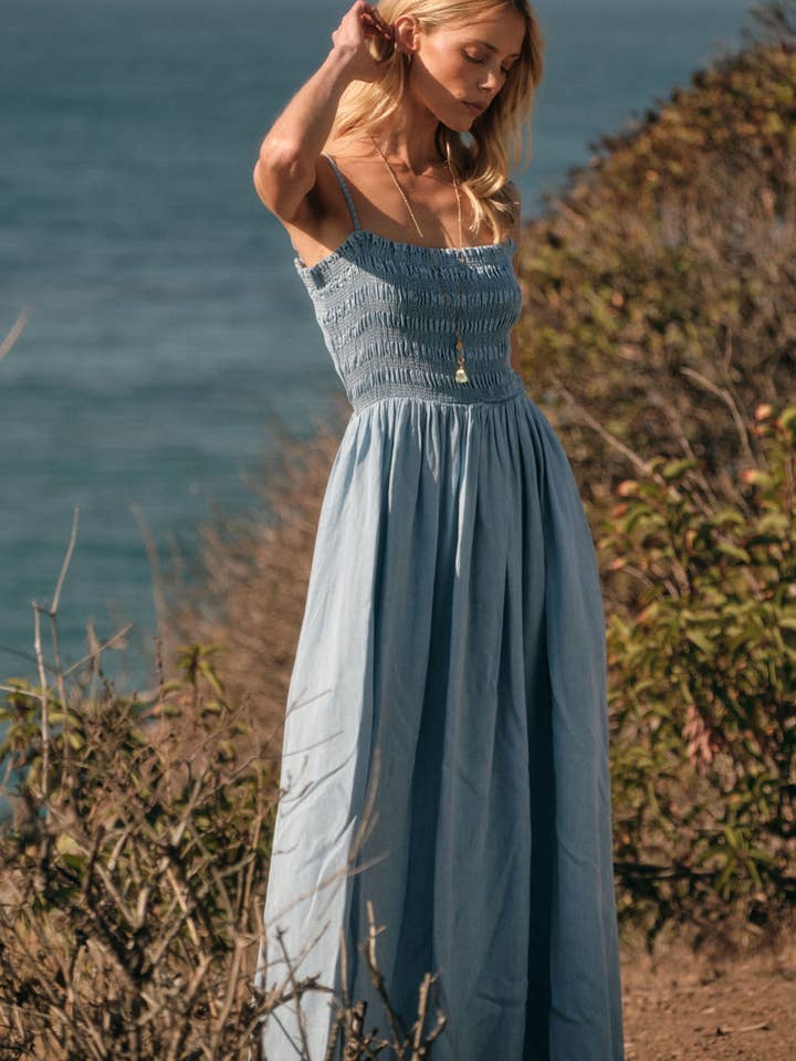 Tencel Denim Smockad Ficka Midiklänning för wholesale av Promesa USA