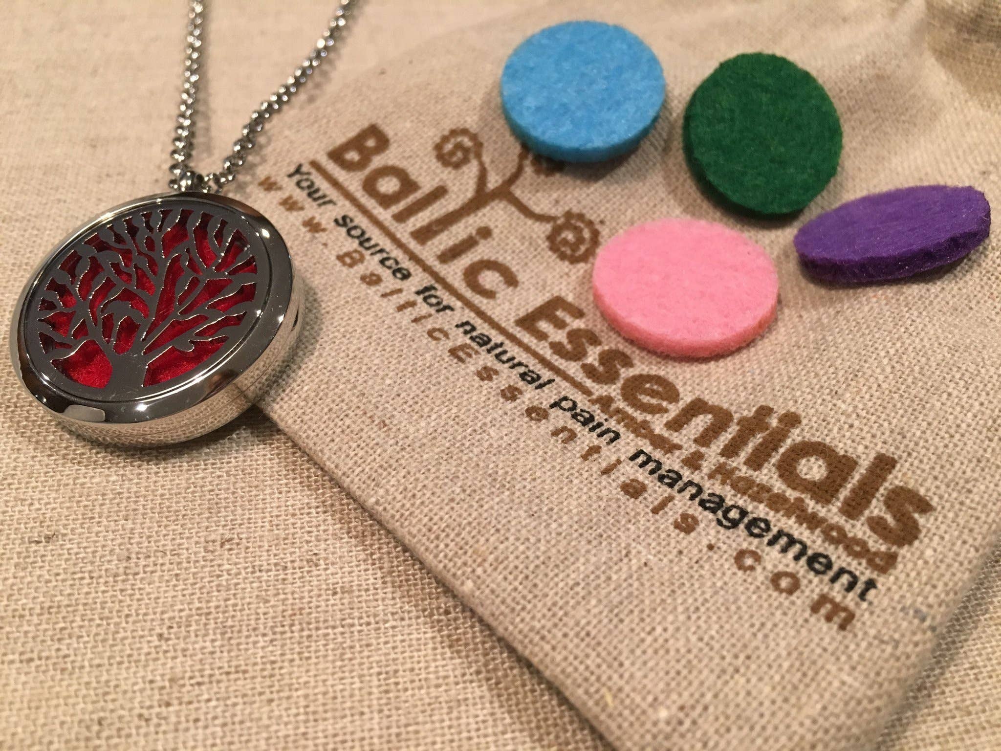 Baltic Essentials - Wholesale Aromatherapy Necklace - Tree of Life Essential Oil Pendant Hypo-Allergenic 316L2