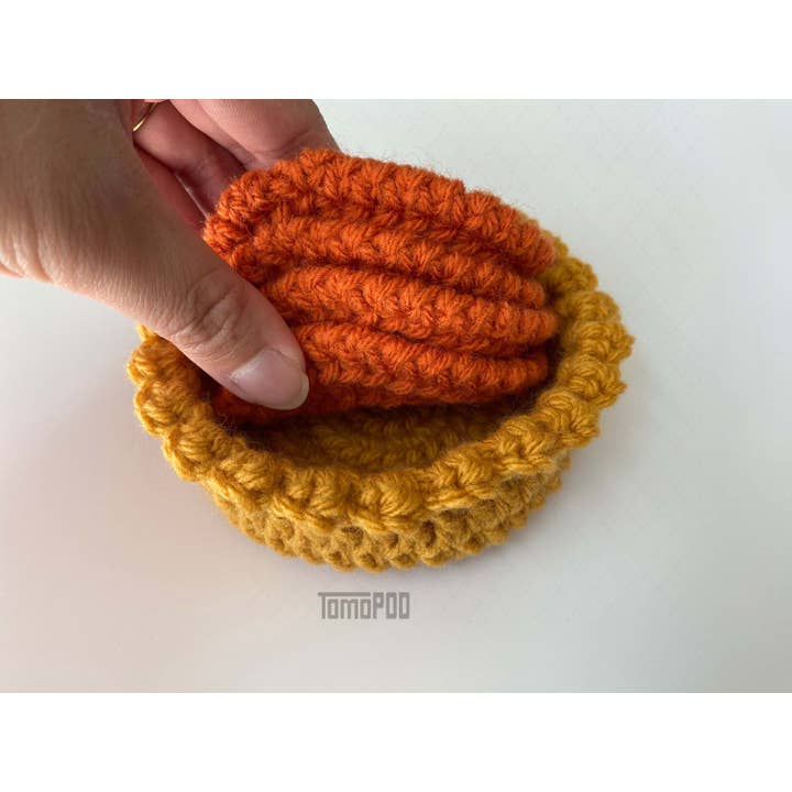 TOMOPOD LLC – wholesale Coasters – Crochet Pumpkin Pie Coaster Set of 4, Halloween Home Decor2