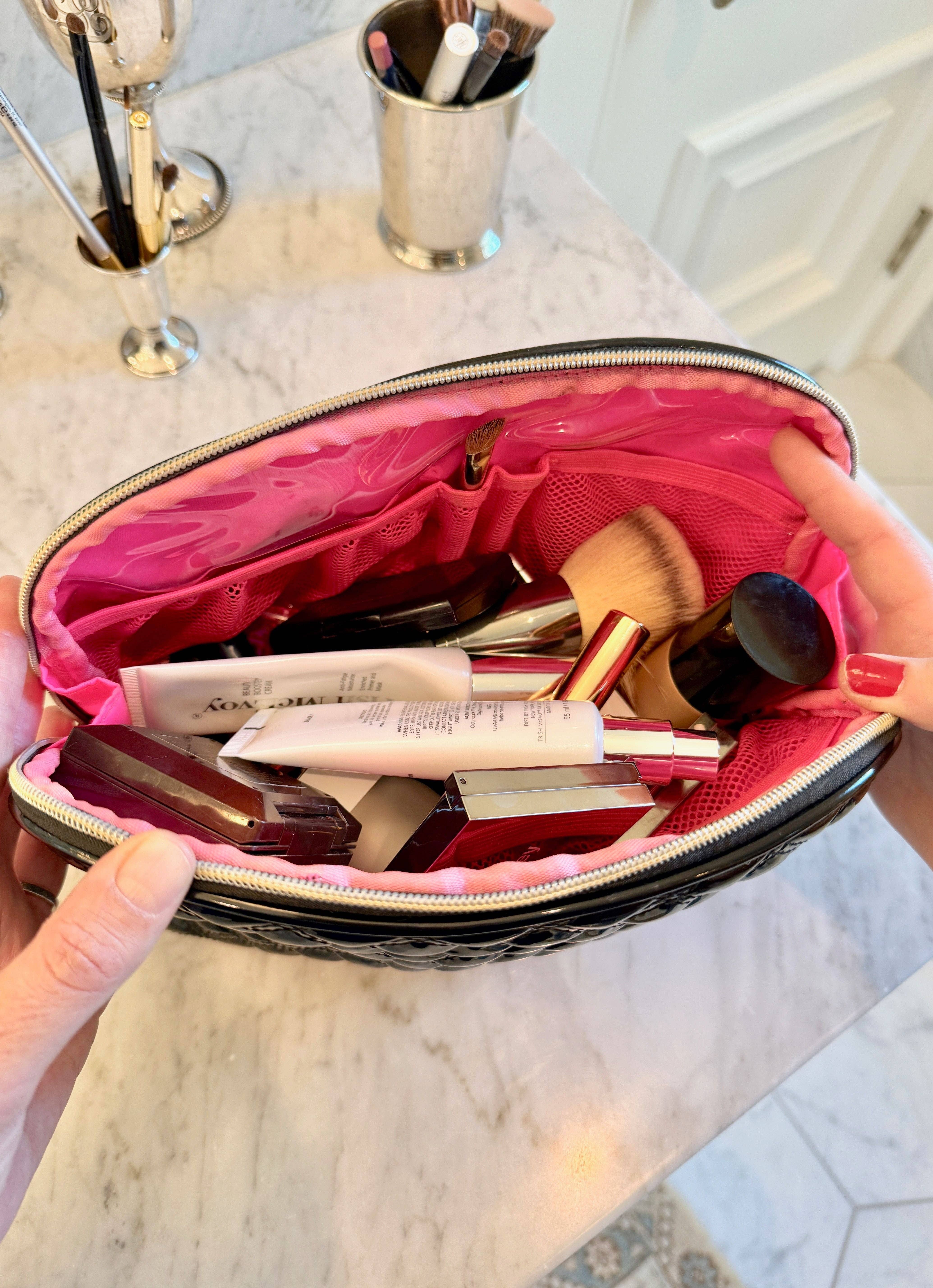 Caroline Hill - Vente Trousses de maquillage/cosmétique - Grande pochette Capri noire vernie SQ1