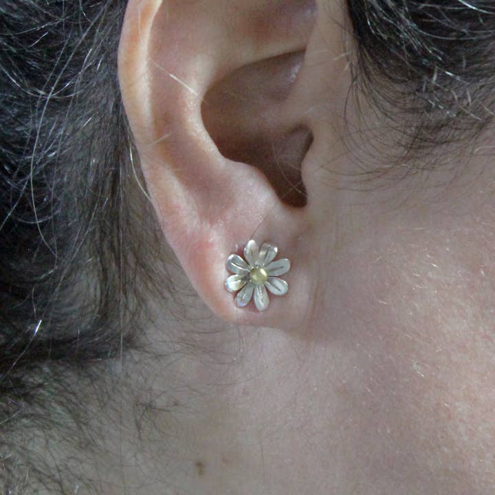 Plataica - Wholesale Stud/Post Earrings - Mini Daisy Earrings in 925 Silver and Brass1