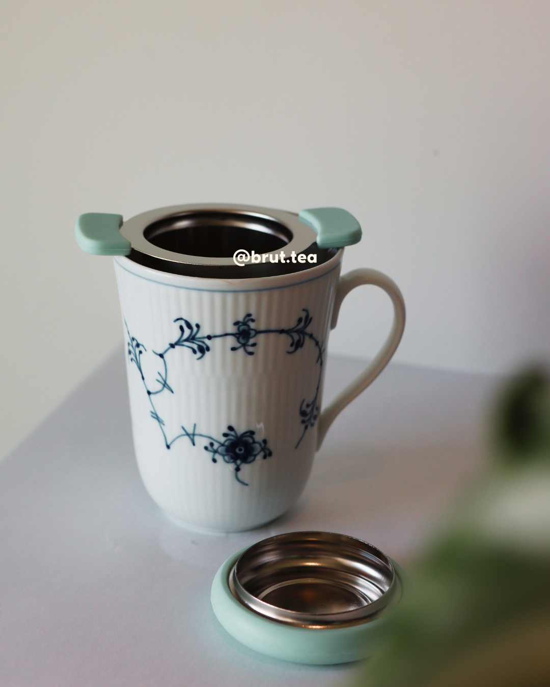 brut tea - Wholesale Tea Strainer/Infuser - Top Hat Tea Strainer | Mug Infuser for Loose Leaf Tea3