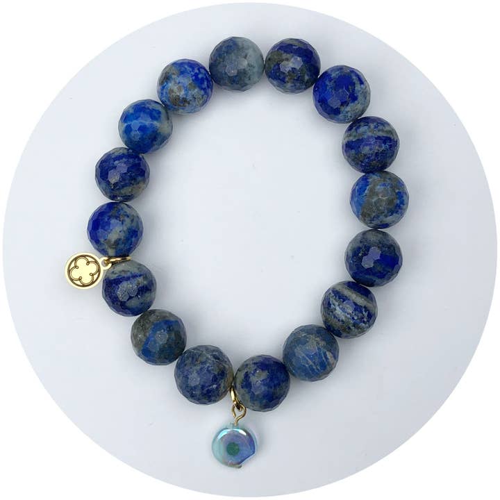 Mar Jasper avec pendentif œil maléfique iridescent bleu pour la vente par Oriana Lamarca Designs
