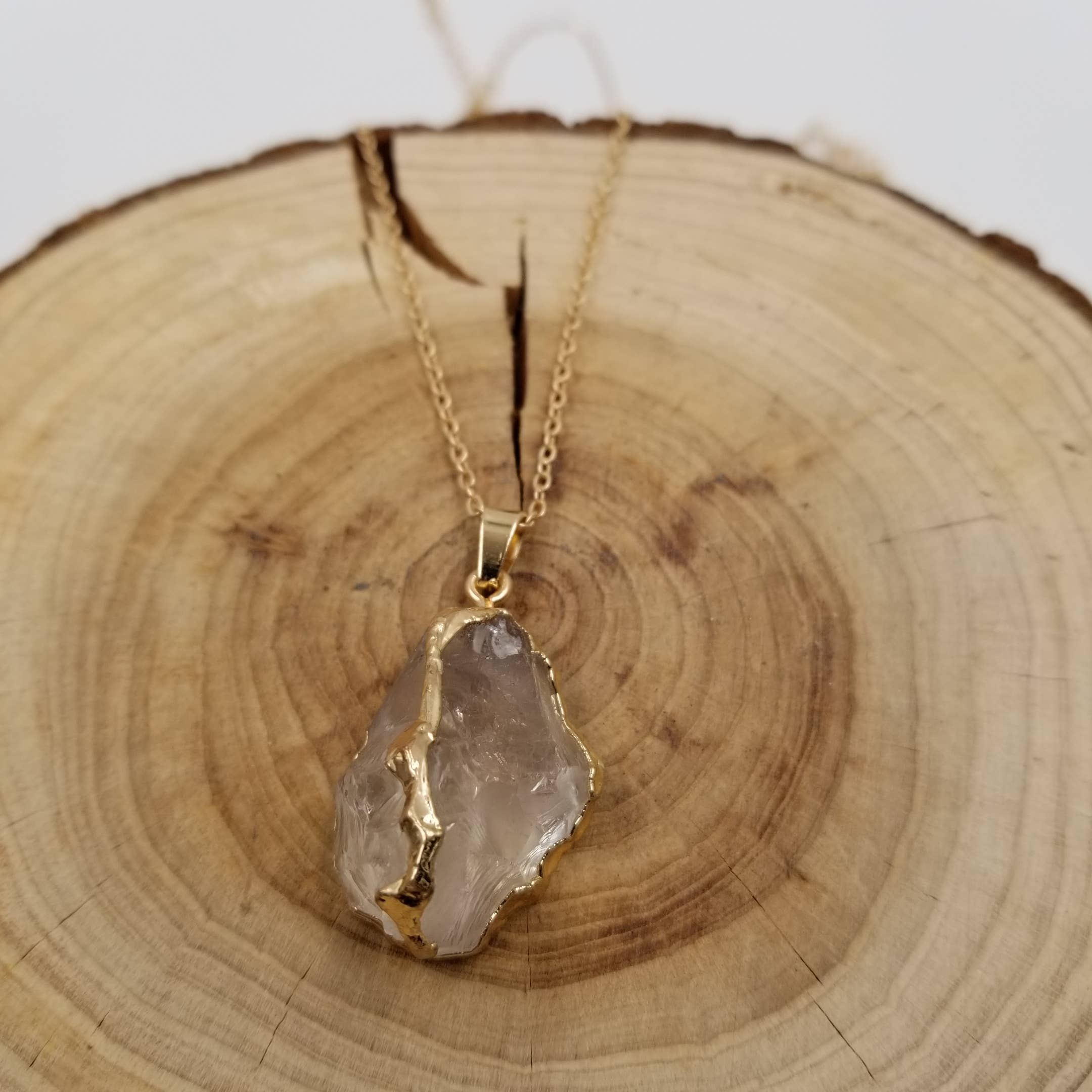 CHAKRA JEWELRY - Wholesale Halskettinghanger - Natuurlijke amethist ketting met goudvergulde halfedelsteen5