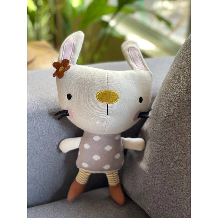 Sam Bunny - Jouet pour bébé en peluche tricotée fine et organique pour la vente par Viverano Organics