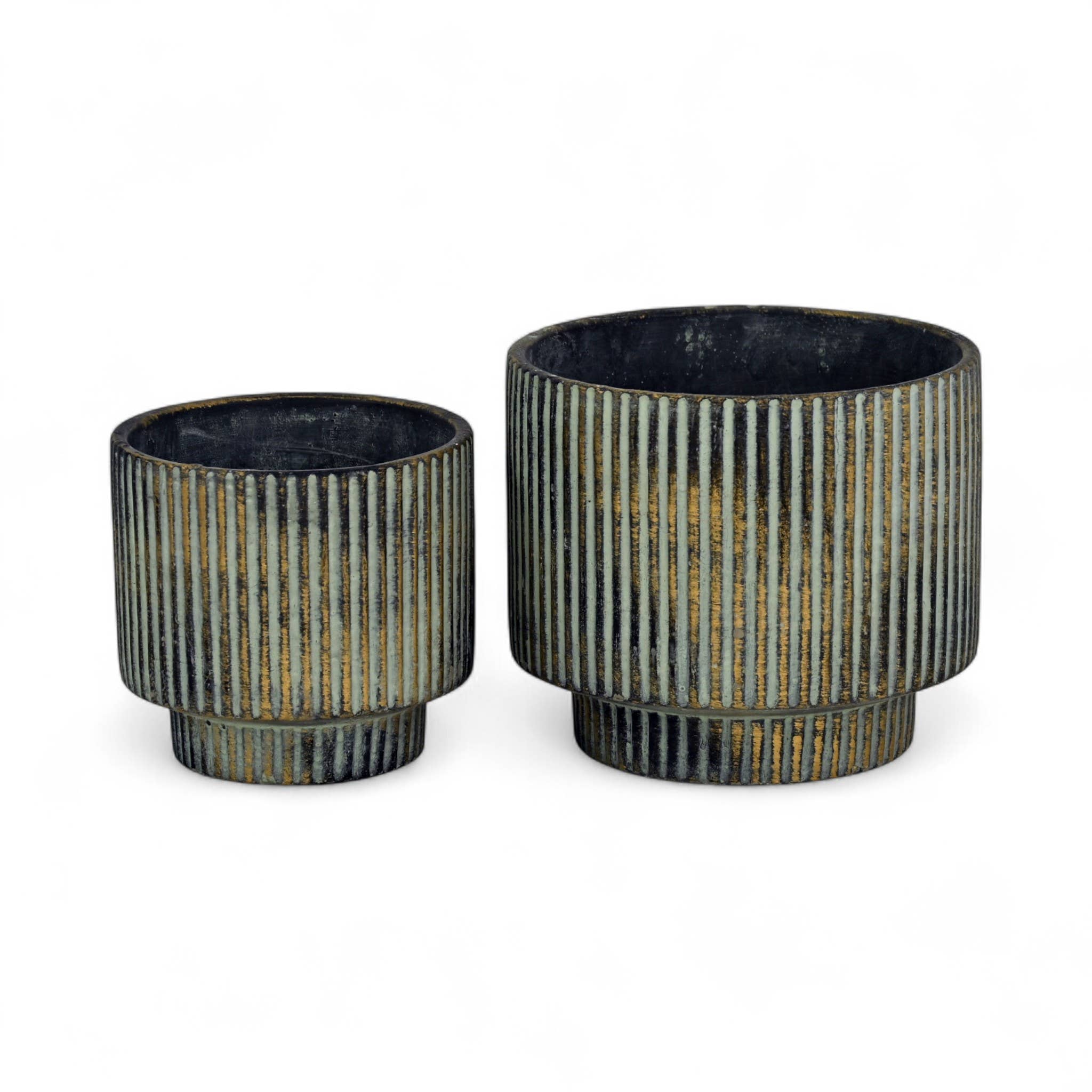 Cheungs Home Decor - Wholesale Plant Pot - Set of 2 Distressed Patina Cement Plant Pots1