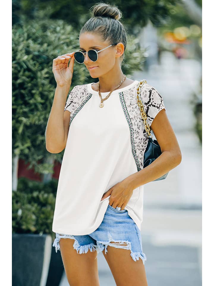 Supreme Fashion - Wholesale Knit Top - Women's - Anamial Print Short Sleeve Round Neck Top