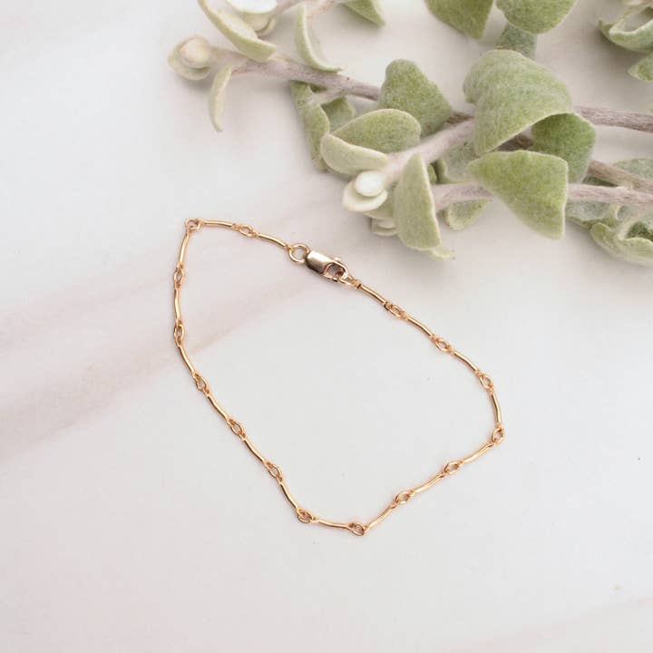 Guldfyldt Marquis Bar armbånd for engroshandel hos Plumage Jewelry