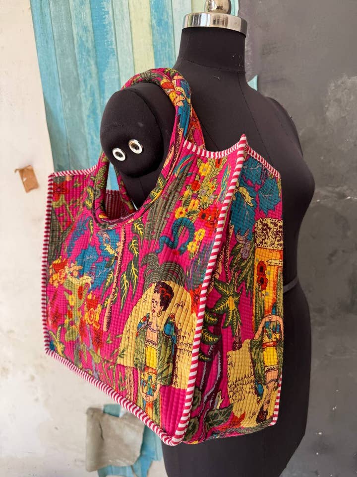 Sac imprimé Frida Kahlo Sac bandoulière Sac en coton matelassé pour femmes pour la vente par bhavnas boutique