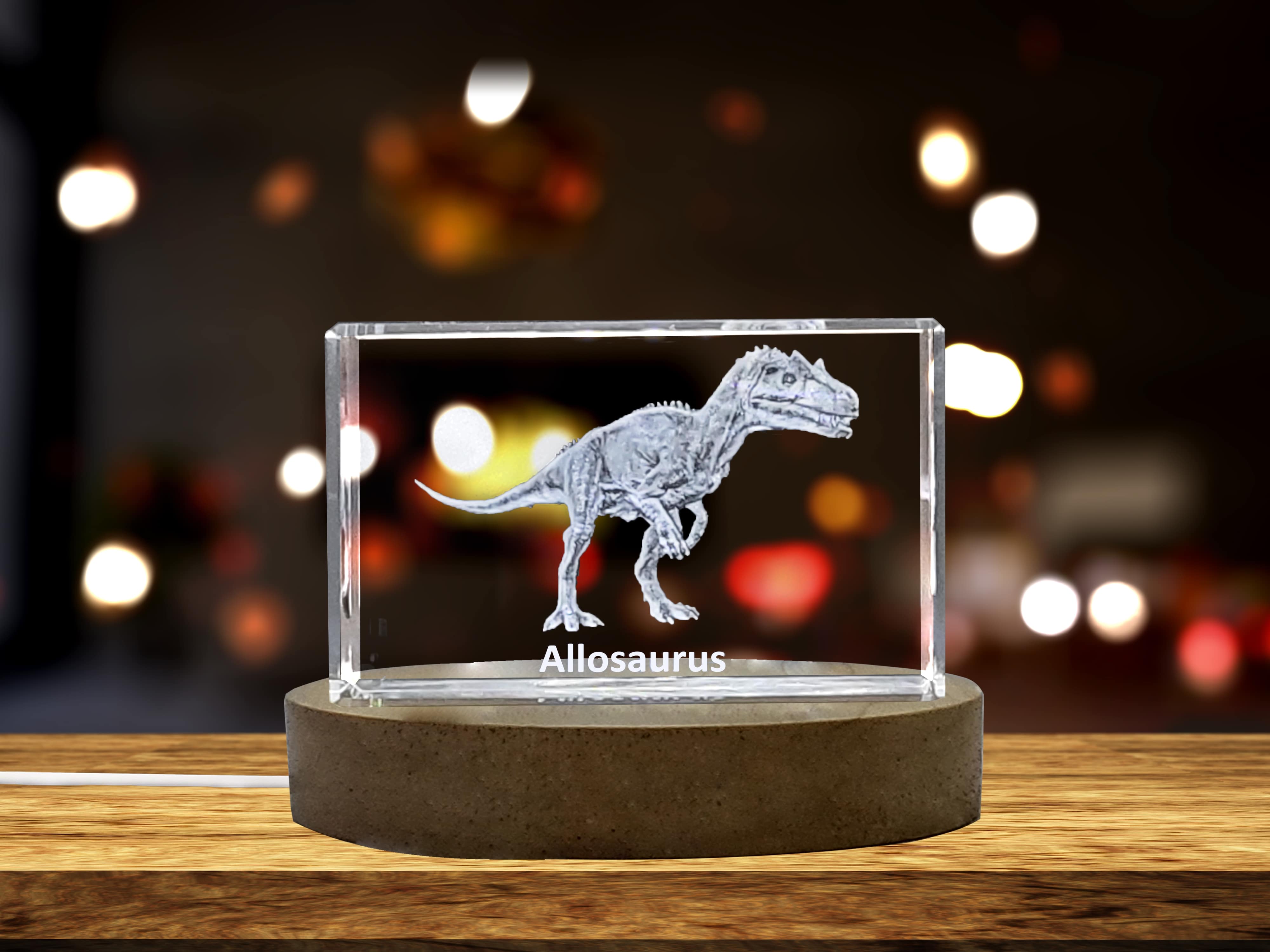 AB Crystal Collection – wholesale Dekorativt bordsobjekt – Allosaurus Dinosaurie 3D Graverad Kristall | 3D Minnessak0