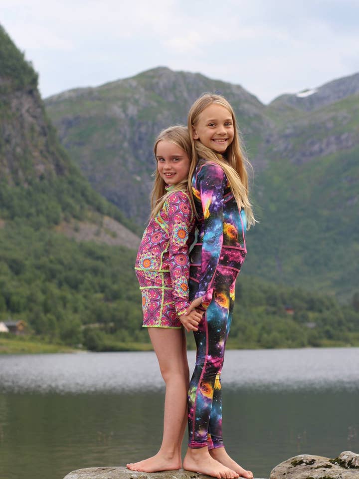 MAIÔ CURTO DE MENINA - CALEIDOSCÓPIO por atacado de Tutublue