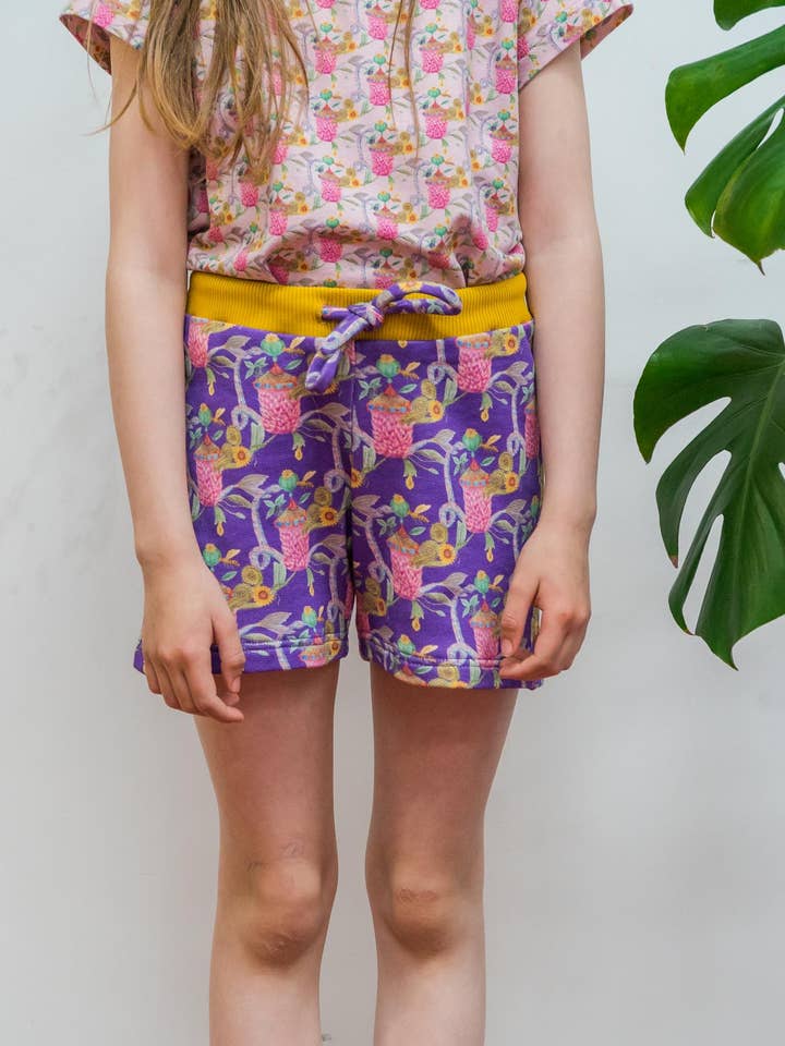 'Crazy Carousel' Sweatshorts | saftig violett för wholesale av aesthete-kidswear