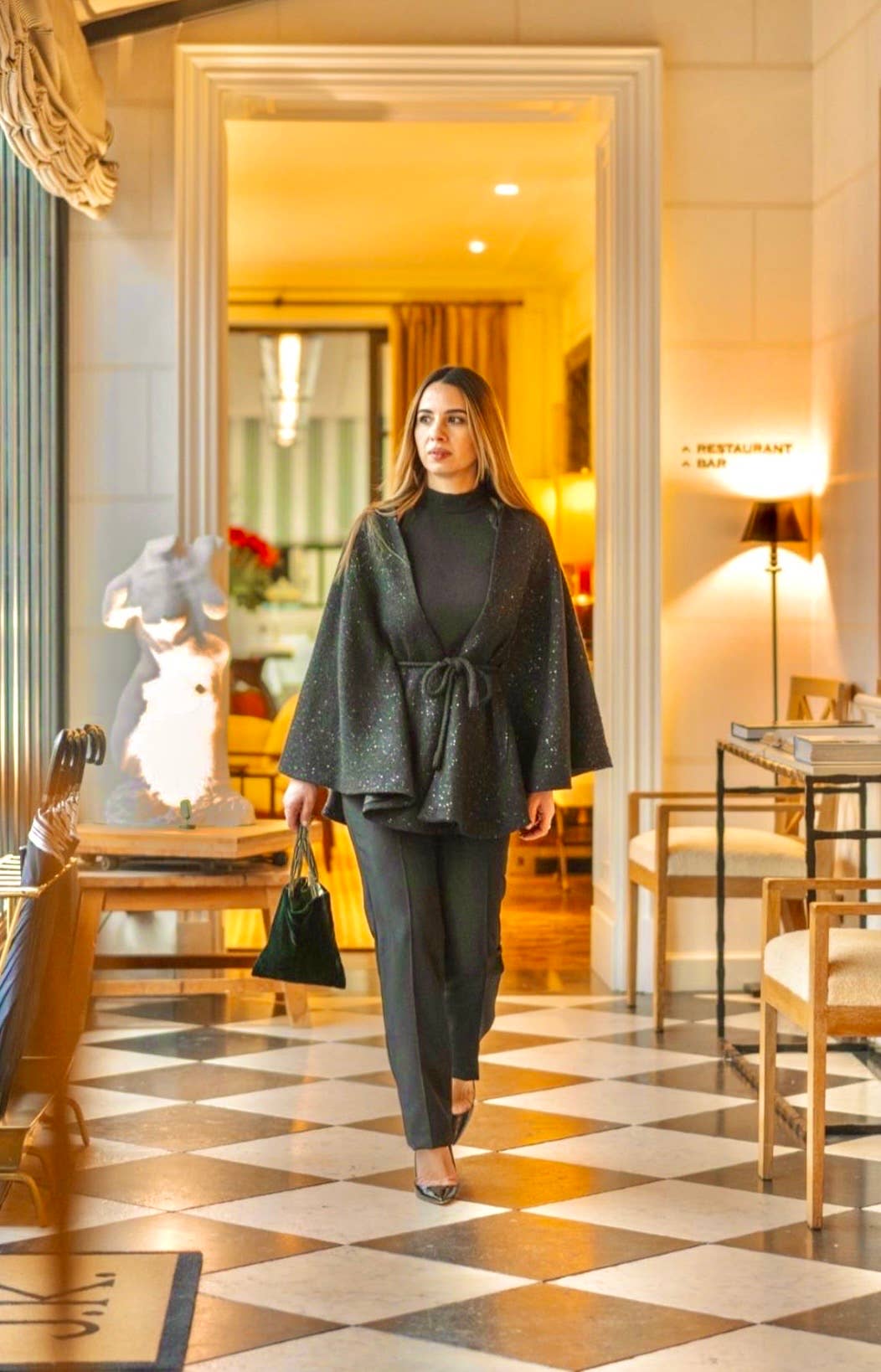 verschillende kleuren Mini shopper van fluweel, handtassen voor groothandel op Faire2