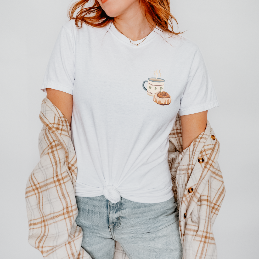 Tilda&Theo – wholesale Screen printed t-shirt – Women′s – T-shirt Cinnamon Roll & Coffee Kanelbullar Sweden6