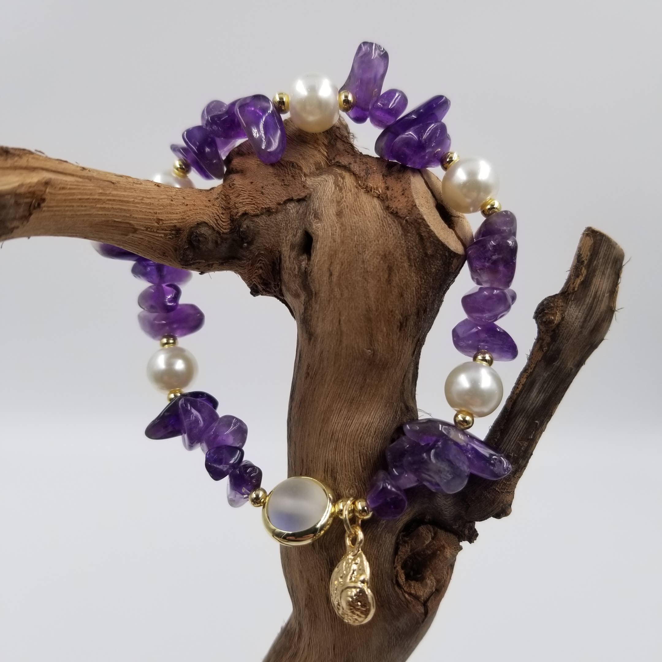 CHAKRA JEWELRY - Wholesale Beaded Bracelet - Natural Stone, Shell, Pearl, Bracelet - Purple0