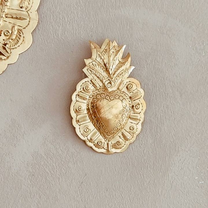 High crafty - Wholesale Wall Accent - Handmade Brass Heart-Shaped Wall Hanging – Elegant and Charm1