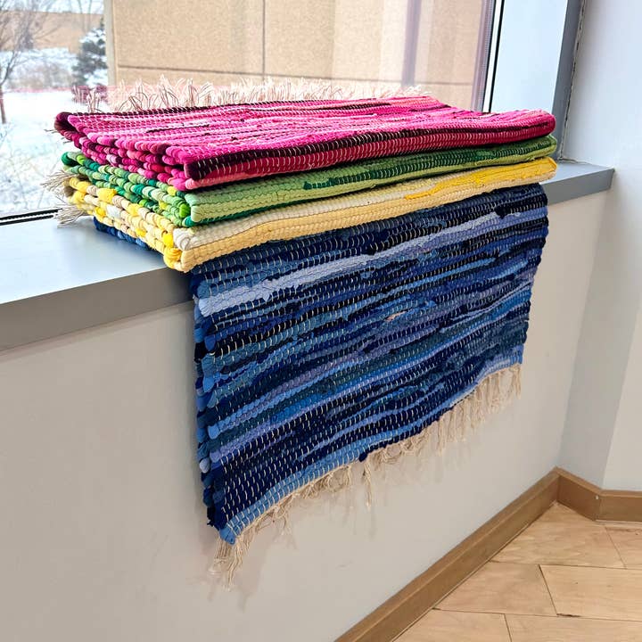 India Handicrafts Inc - Wholesale Area Rug - Fringe Jute Rugs, Assorted Colors, Set of 43