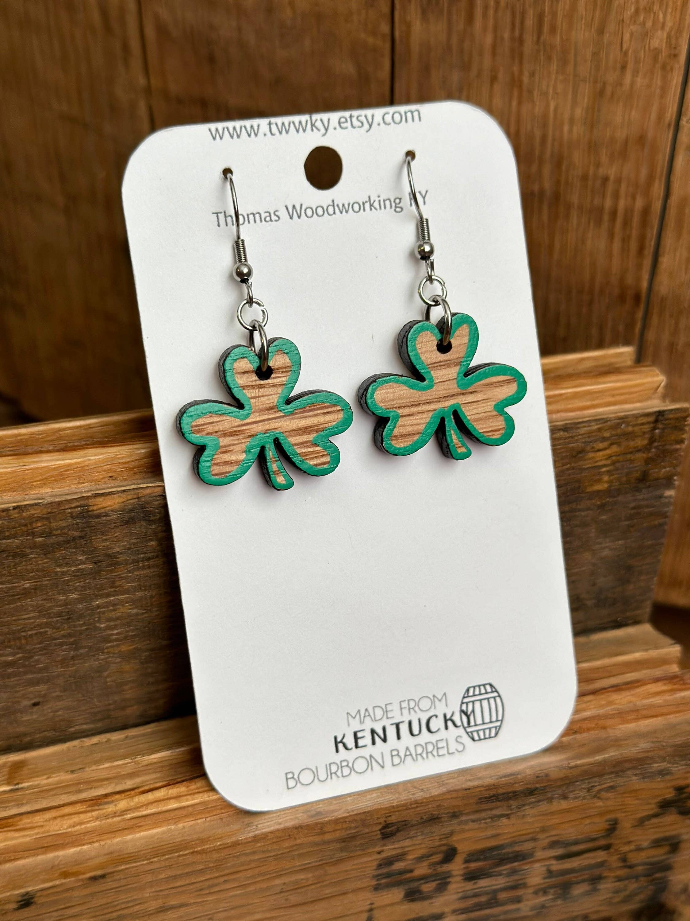 TWWKY - Vendita all'ingrosso Orecchini pendenti - Orecchini pendenti Kentucky Bourbon Barrel Shamrock6