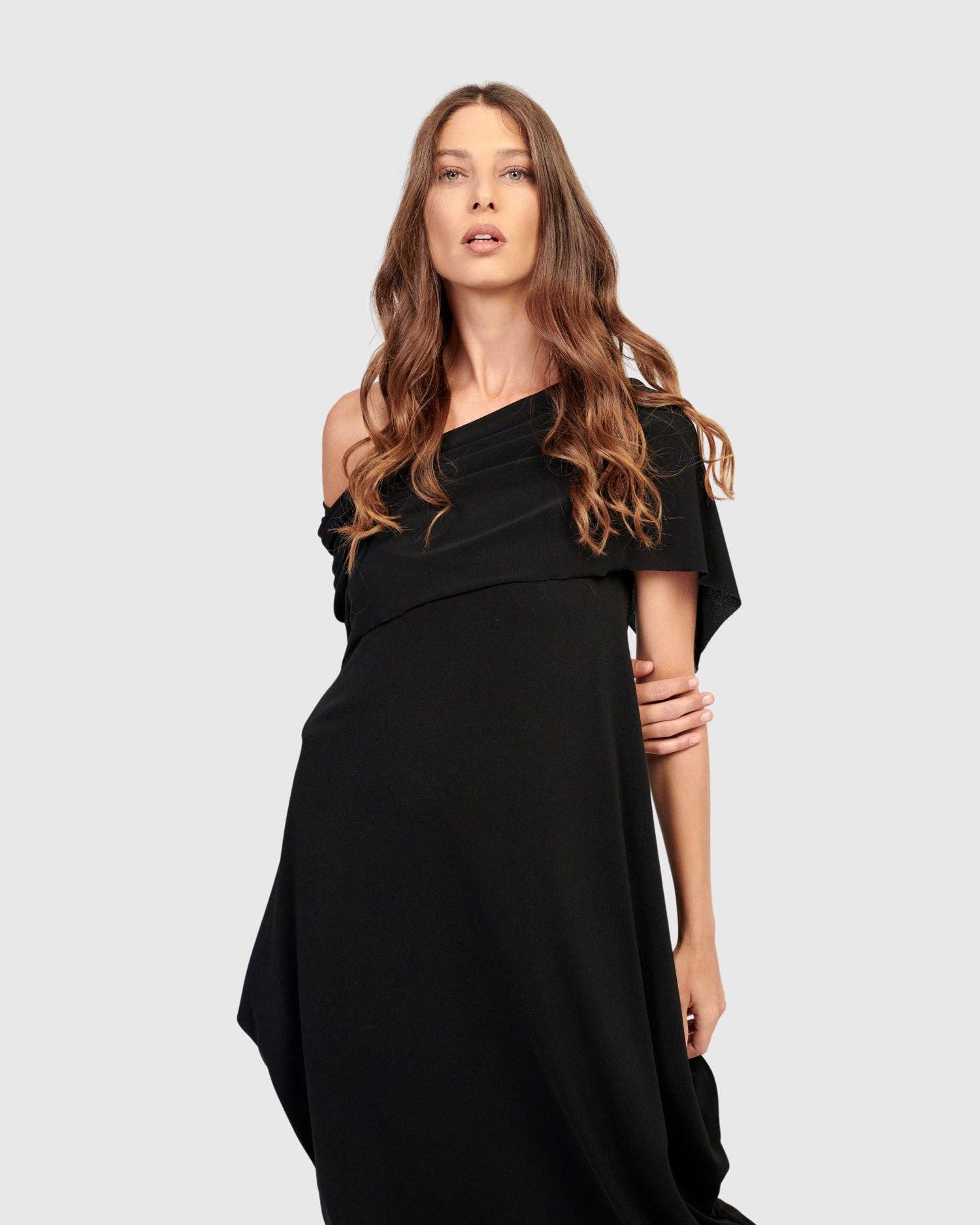 Savoir Maxi Dress, Black for wholesale on Faire0