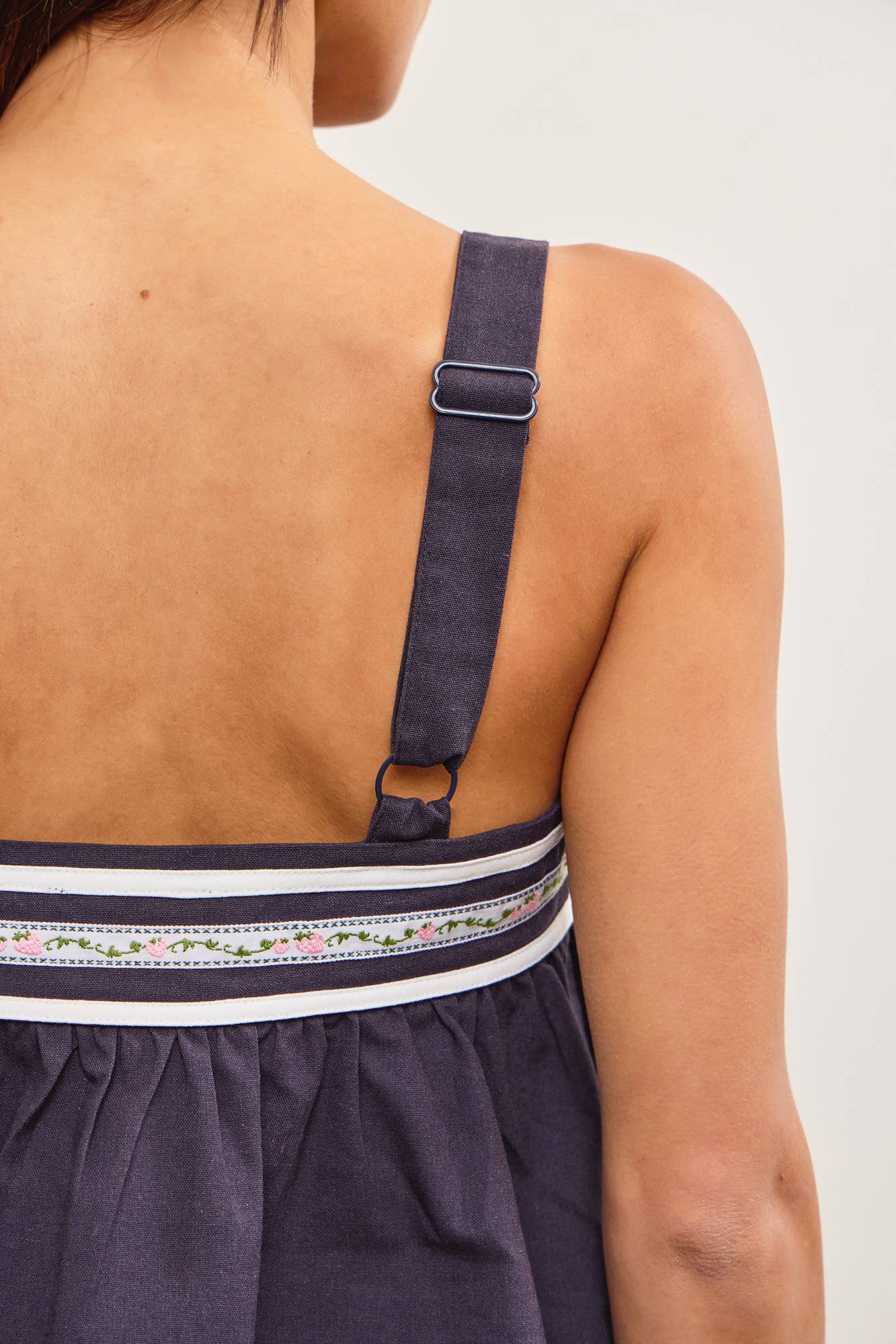 Mustard Seed – wholesale Blus - Dam – BABYDOLL ÄRMLÖS TOPP10