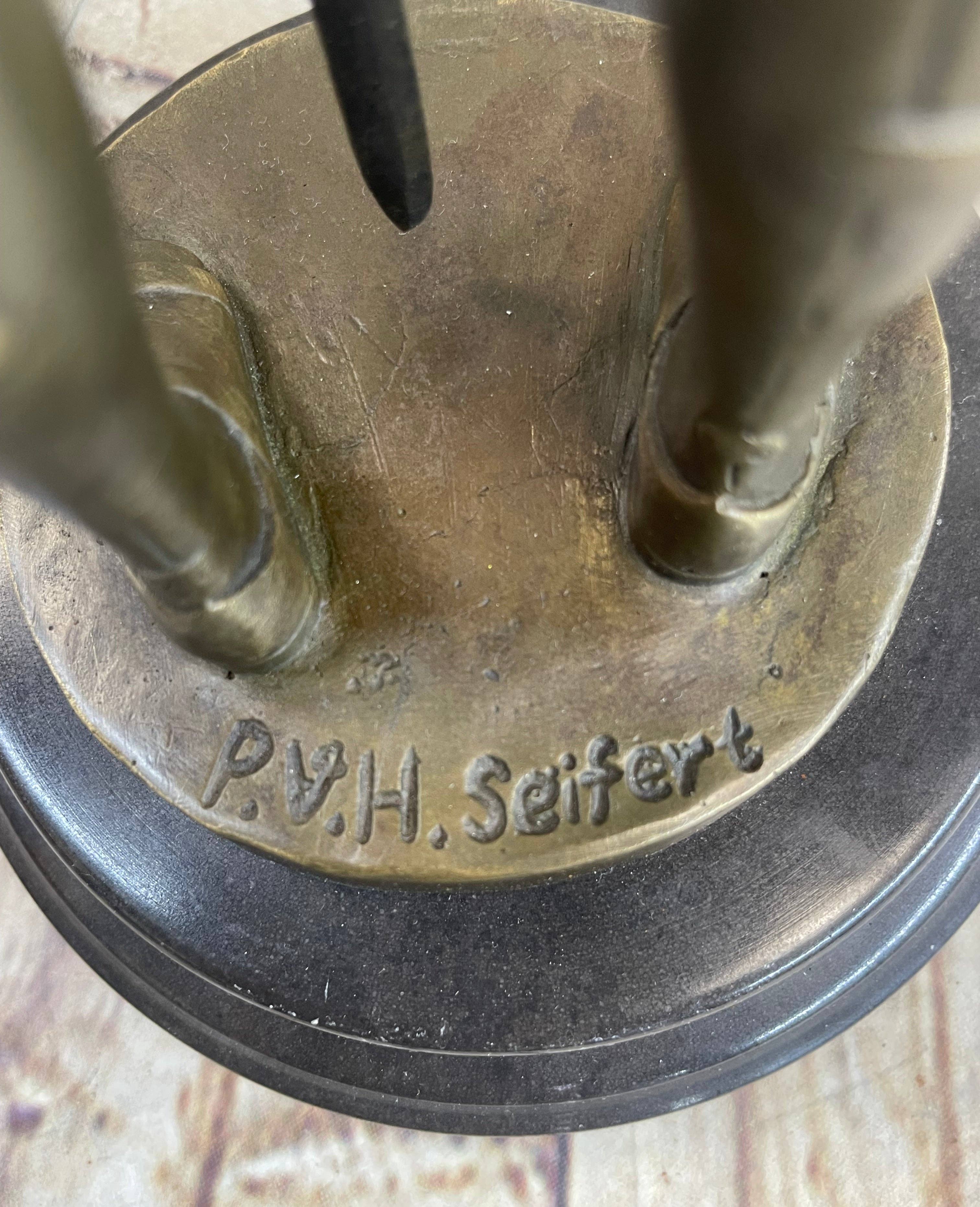 Bronzhaus - Wholesale Sculpture - Medieval European Knight Heavy Armor Bronze Statue Sculpture Figure 14" x 5"9