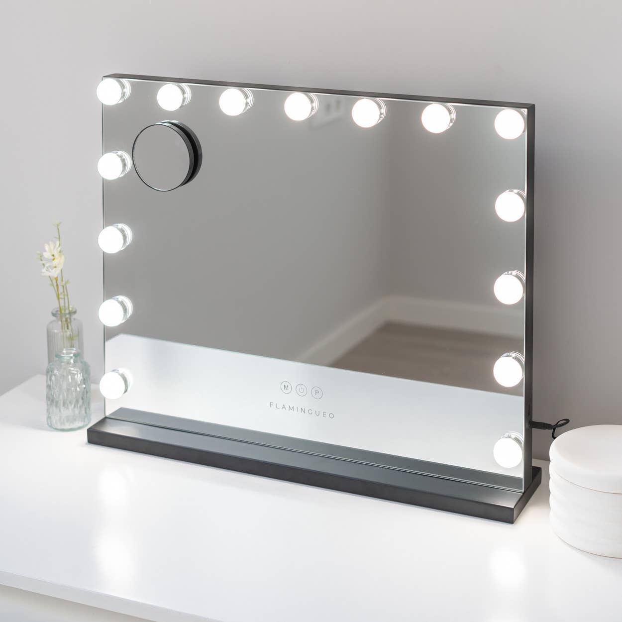 Flamingueo - Wholesale Vanity Mirror - Mirror with 15 Hollywood LED lights and three light modes7