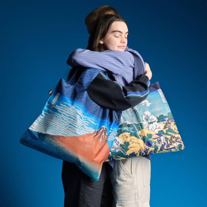 Borsa in materiale riciclato Red Fuji di Katsushika Hokusai per la vendita all'ingrosso da parte di LOQI